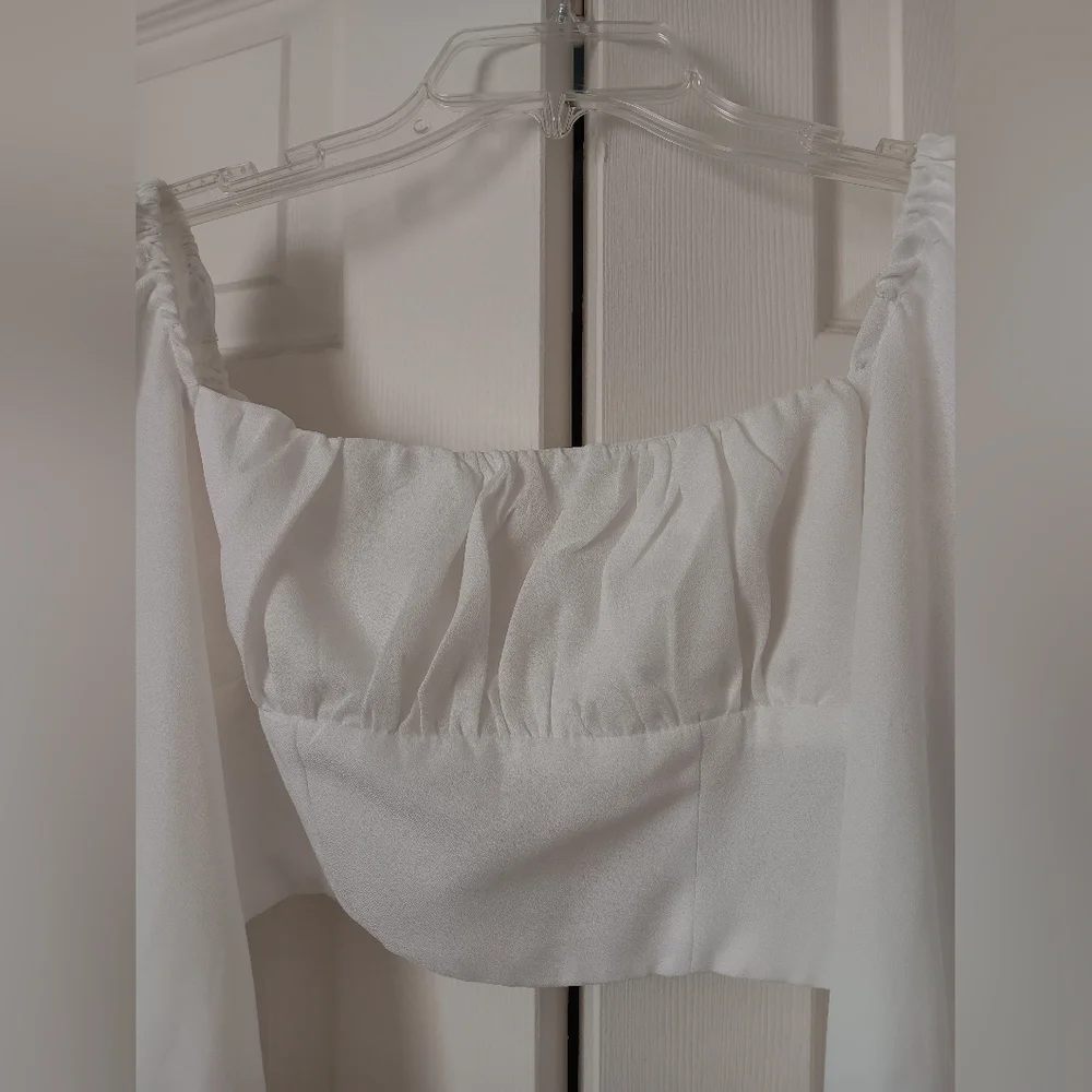 Princess Polly Ariah White Long Sleeve Crop Top. Size 6.